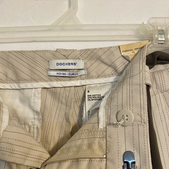 Dockers Mid Rise Capris - Picture 3 of 6